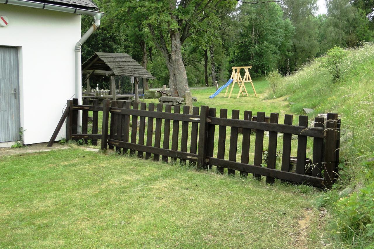 Tradicni Hostinec Aparthotel Snezne  Exterior photo